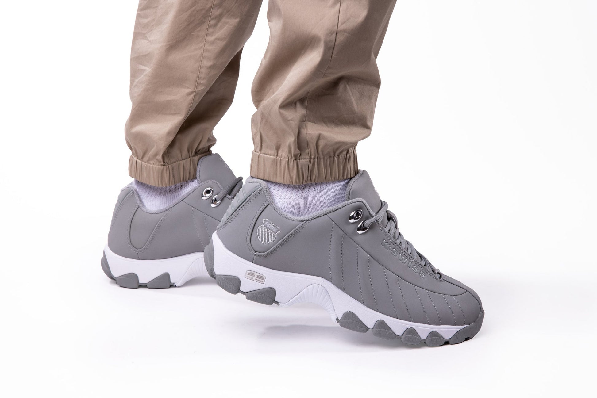 ST329 CMF Sneakers - Premium Brand Shoes for Men and Women