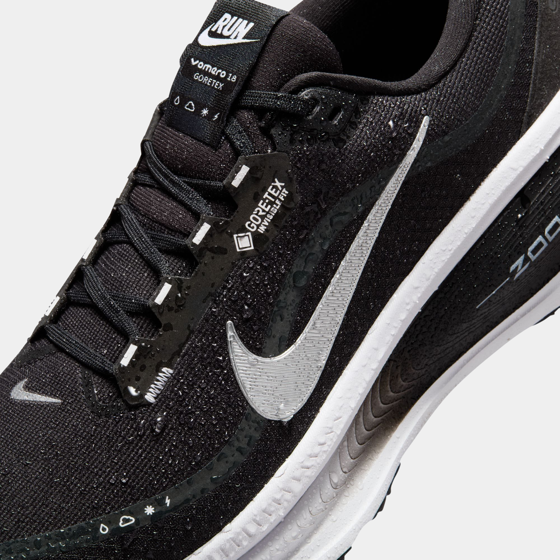Vomero 18 Gore-tex Sneakers - Premium Brand Shoes for Men and Women