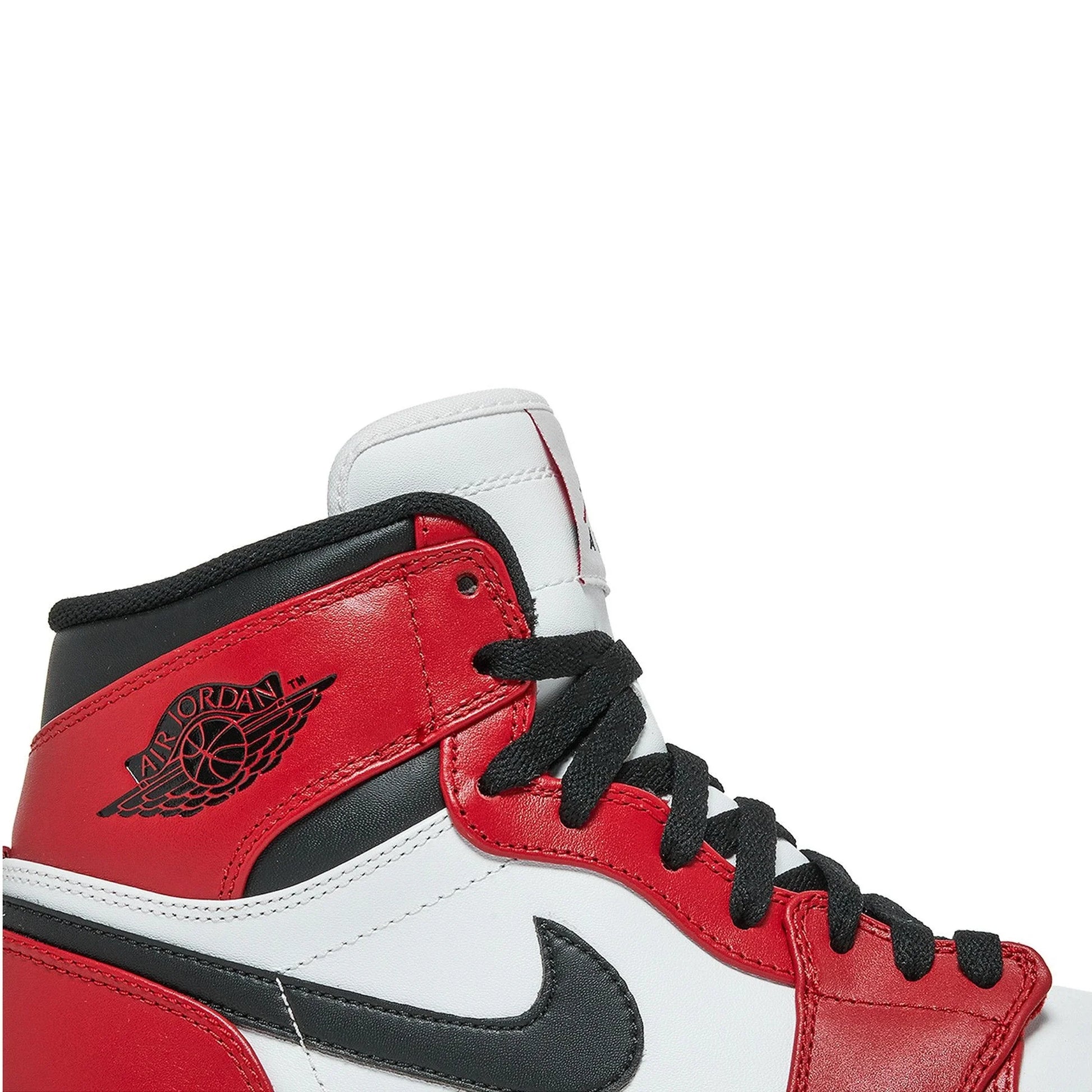 Air Jordan 1 Retro 'Chicago' (2013)
