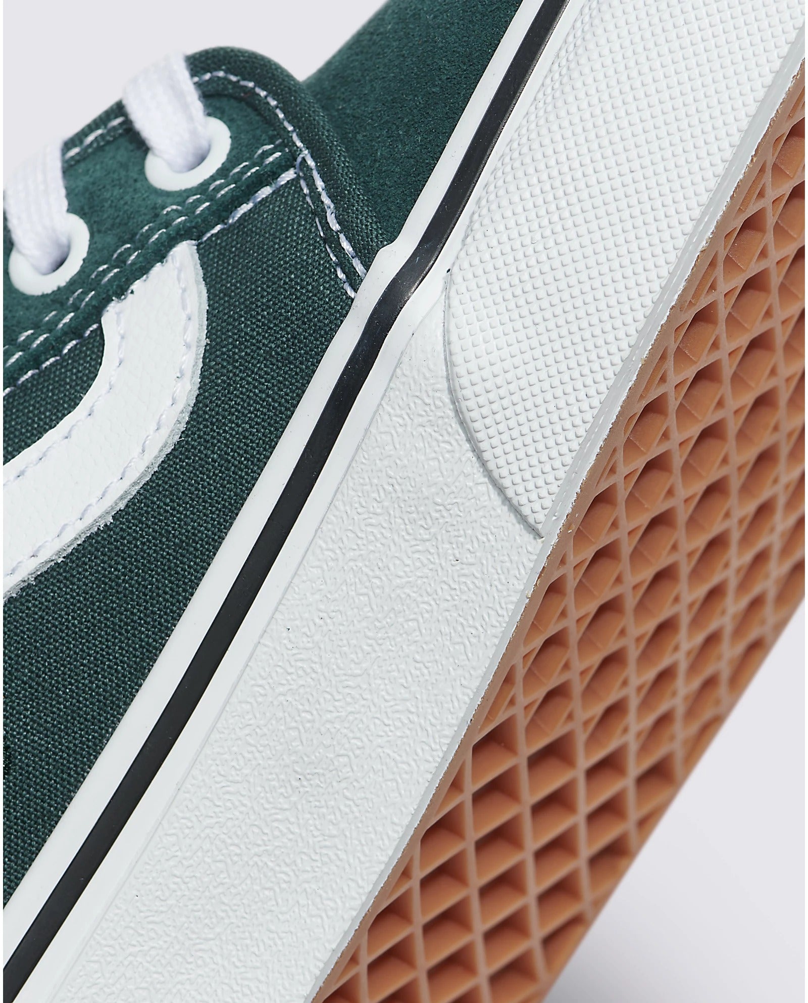 Skate Chukka Low Sidestripe Sneakers - Premium Brand Shoes for Men and Women